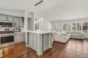 3668 N Grandview Ave, Gurnee, IL 60031 - Photo 7