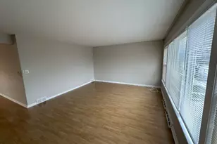 3341 W Pratt Ave, Lincolnwood, IL 60712 - Photo 3