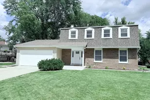 1581 Groton Ln, Wheaton, IL 60189 - Photo 1