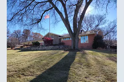 4910 Kilburn Avenue, Rockford, IL 61101 - Photo 5