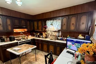 207 W Williams St, Dwight, IL 60420 - Photo 5