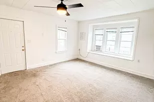 216 E 3rd St, Aroma Park, IL 60910 - Photo 5