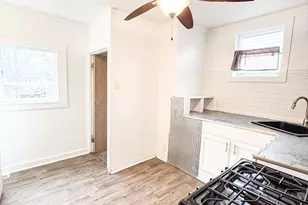 216 E 3rd St, Aroma Park, IL 60910 - Photo 11