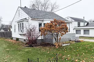 216 E 3rd St, Aroma Park, IL 60910 - Photo 3