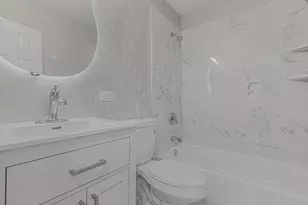 9N621 Flora Dr, Elgin, IL 60123 - Photo 15