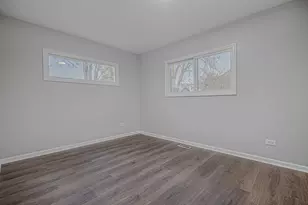 9N621 Flora Dr, Elgin, IL 60123 - Photo 13