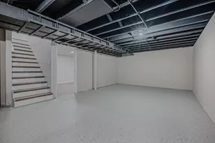 9N621 Flora Dr, Elgin, IL 60123 - Photo 19