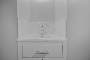 9N621 Flora Dr, Elgin, IL 60123 - Photo 17