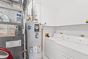 5880 Rembrandt Ct, Hanover Park, IL 60133 - Photo 13