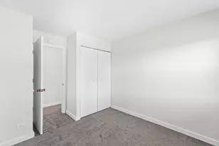 5880 Rembrandt Ct, Hanover Park, IL 60133 - Photo 5