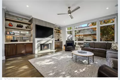 2107 W Bradley Place, Chicago, IL 60618 - Photo 21