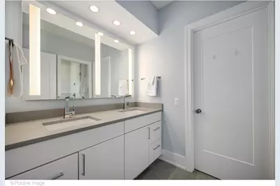 2107 W Bradley Place, Chicago, IL 60618 - Photo 43