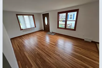 417 Stewart Avenue, Woodstock, IL 60098 - Photo 5