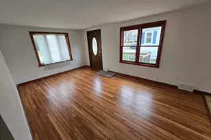 417 Stewart Ave, Woodstock, IL 60098 - Photo 5