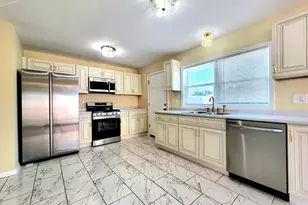 9720 S Princeton St, Chicago, IL 60628 - Photo 7
