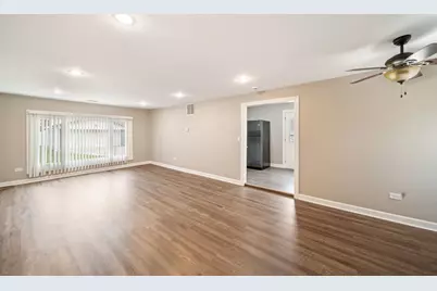 7949 Newland Avenue, Burbank, IL 60459 - Photo 7