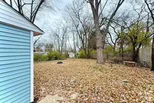 210 Mantua St, Park Forest, IL 60466 - Photo 3