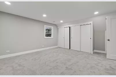 2049 N Hawthorne Avenue, Melrose Park, IL 60164 - Photo 23
