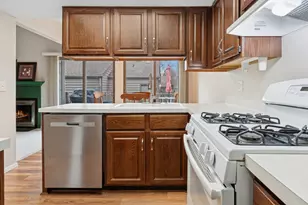 101 Aberdeen Ct, Geneva, IL 60134 - Photo 9