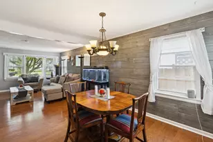 2321 Lee St, Evanston, IL 60202 - Photo 7