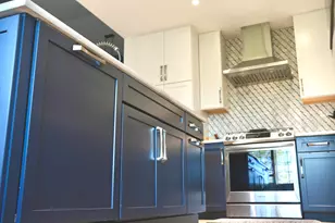 949 Millcreek Cir, Elgin, IL 60123 - Photo 3