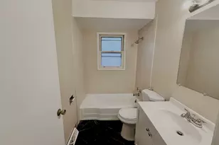 16109 Prairie Ave, South Holland, IL 60473 - Photo 9