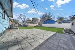 19 Mohawk Dr, Thornton, IL 60476 - Photo 7