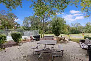 7211 Wolf Rd, Indian Head Park, IL 60525 - Photo 23