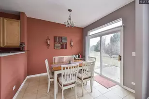 2221 Sunrise Cir, Aurora, IL 60503 - Photo 7