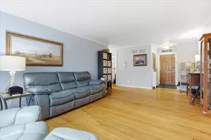 2105 Sprucewood Ln, Lindenhurst, IL 60046 - Photo 7