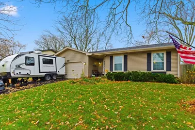 2105 Sprucewood Lane, Lindenhurst, IL 60046 - Photo 1