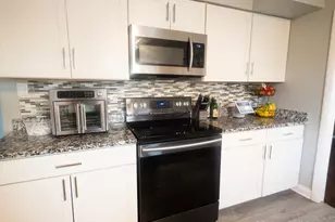 18051 Los Angeles Ave, Homewood, IL 60430 - Photo 11