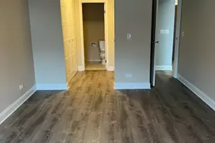 2050 Valencia Dr, Northbrook, IL 60062 - Photo 7