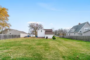 826 Ottawa St, Earlville, IL 60518 - Photo 5