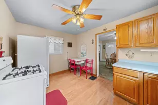 826 Ottawa St, Earlville, IL 60518 - Photo 13