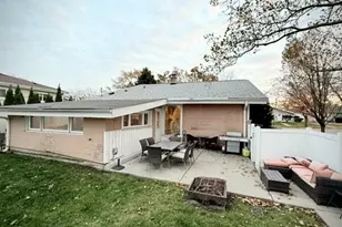 7020 Wright Terrace, Niles, IL 60714 - Photo 3