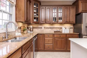 2805 Stevenson Dr, Bloomington, IL 61704 - Photo 7