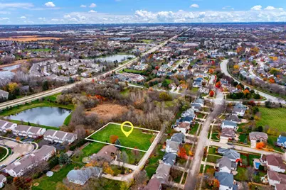 32W396 Forest Drive, Aurora, IL 60502 - Photo 5