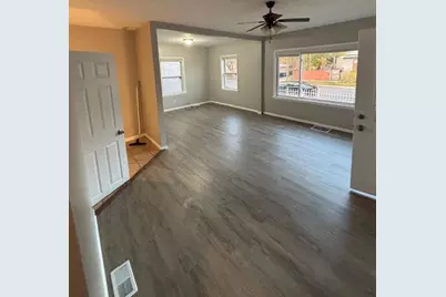 9318 S Manistee Avenue, Chicago, IL 60617 - Photo 3