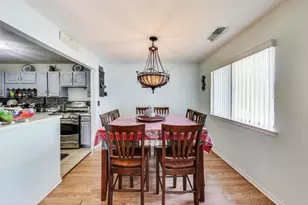 350 Newgate Ct, Schaumburg, IL 60193 - Photo 5