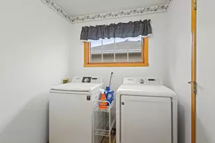 919 Gregory Way, Winnebago, IL 61088 - Photo 15