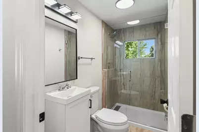 1511 Pine Grove Avenue, Round Lake Beach, IL 60073 - Photo 11