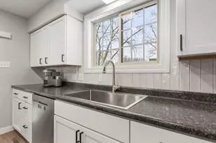 706 Madison St, Monticello, IL 61856 - Photo 11