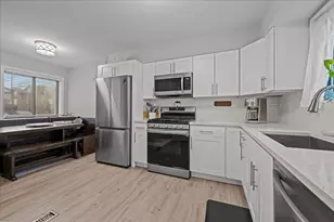 7315 Winthrop Way, Downers Grove, IL 60516 - Photo 9