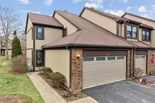 236 Shadow Bend Dr, Wheeling, IL 60090 - Photo 1