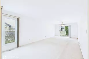 236 Shadow Bend Dr, Wheeling, IL 60090 - Photo 11