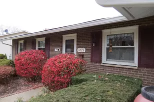 6829 Roberts Dr, Woodridge, IL 60517 - Photo 3