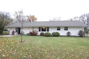 6829 Roberts Dr, Woodridge, IL 60517 - Photo 33