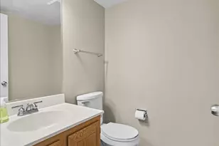 964 Woodbridge Dr, Cary, IL 60013 - Photo 11