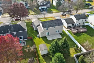 964 Woodbridge Dr, Cary, IL 60013 - Photo 3